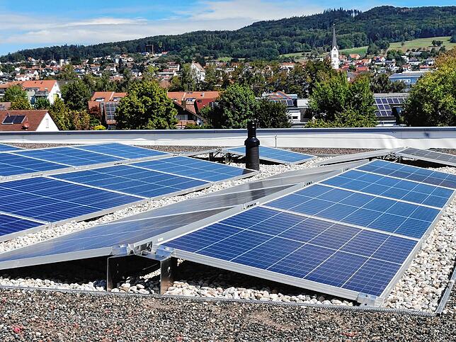 Auf dem Dach des neuen Kindergartens in Markdorf-Süd wurde bereits eine Fotovoltaik-Anlage installiert. Nun wird die Stadt prüfen, ...