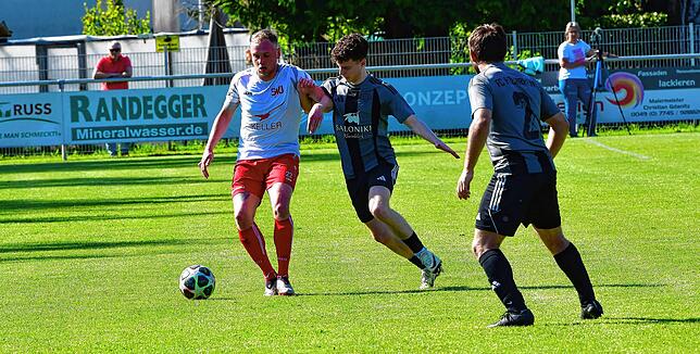 Bild 41: SV Jestetten gewinnt Kellerderby mit 2:1 gegen den FC Hochrhein – und wir haben Fotos!