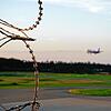 Bei der Einreise nach der Landung am Flughafen Friedrichshafen musste eine 33-Jährige zunächst eine seit über zwei Jahren fällige ...