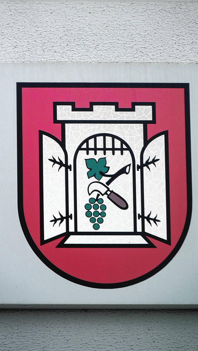 Alte Symbole: In Jestetten gibt es schon lange keinen Weinbau mehr. Übrig geblieben sind lediglich noch die Weintraube und das ...