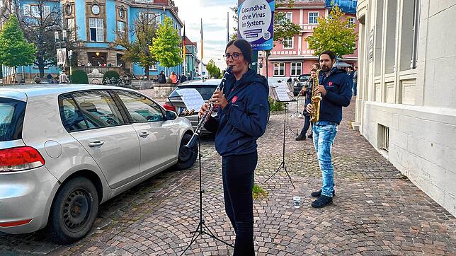 Als erstes Dorf an der Donau sind die Mitglieder Feuerwehrkapelle Pfohren besonders stolz, den großen Fluss auf musikalische Weise in ...