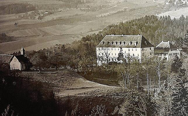Salem-Gründer Kurt Hahn brachte Agnes und Elisabeth von Haeften 1945 auf den Hermannsberg bei Großschönach. Dort wohnten sie in dem ...