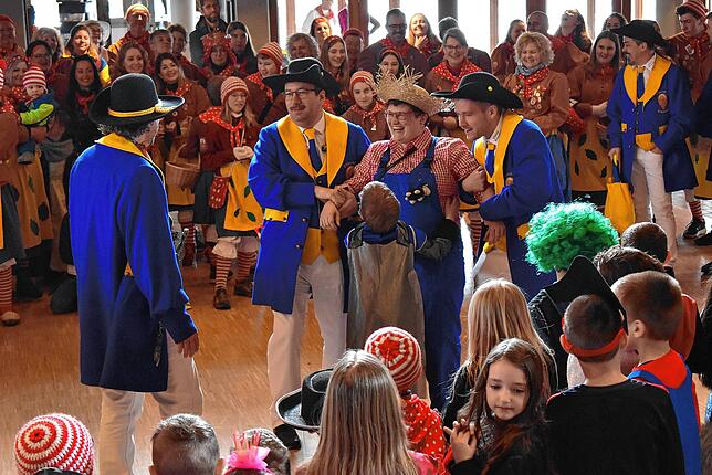 Bild 2: Fasnacht 2025: Bilder der Kindergarten- und Schülerbefreiung in Birkendorf