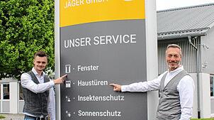 Glasermeister Arno Jäger (rechts) sowie Rollladen- und Sonnenschutztechnik-Meister Simeon Jäger geben im Familienunternehmen die ...