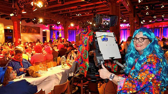 Großer Aufwand: Kameras sind für die Live-Sendung an vielen Orten im Saal platziert.