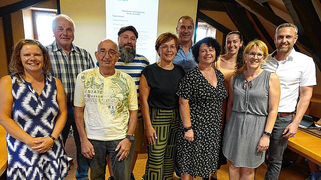 Die geehrten Blutspender (von links): Sina Heisig, Herbert Eckert, Ernst Schindler, Markus Strittmatter, Andrea Schrieder, Dietmar ...