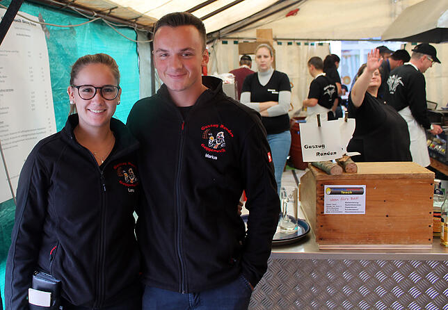 Bild 11: Beim Blumberger Straßenfest war die Stimmung trotz des Regenwetters gut