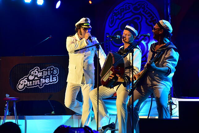 Bild 1: Bilder und Videos vom Konzert von Papi's Pumpels in Tennenbronn