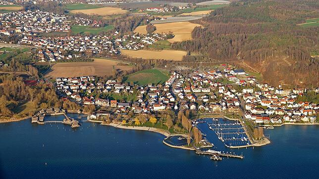 Pfahlbauten, Hafen, Mole: Der Ortsteil Unteruhldingen ist auf Tourismus ausgerichtet. Eine Art Bürgertreff täte dem Ort gut, meinen ...
