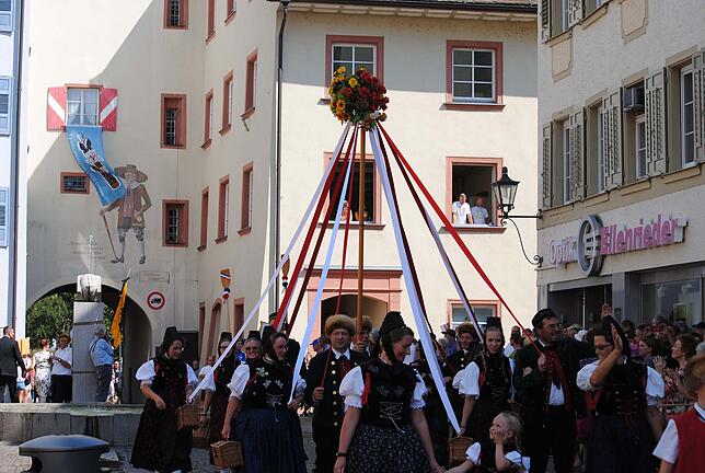 Bild 46: Bilder vom Jubiläumsumzug der 550. Waldshuter Chilbi mit 2000 Teilnehmern