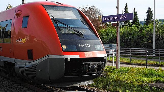 Eine Regionalbahn am Donnerstagnachmittag am Bahnhalt Lauchringen-West (Symbolbild). Hier soll es am Mittwochabend zu Vorfällen gekommen ...