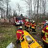 Feuerwehr, Rettungsdienst und Notarzt mussten den Mann mit schwerem hydraulischem Gerät und einem Luftkissen retten.