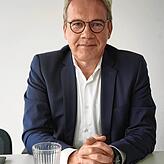 Georg Maier beim SÜDKURIER-Interview im Tengener Rathaus. Der Innenminister Thüringens war dort als Redner zum Schätzelemarkt 2022 ...