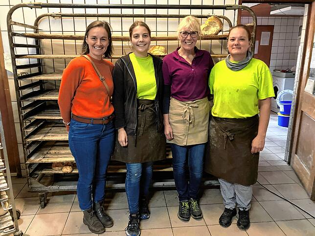 Unser Bild zeigt von links: Geschäftsführerin Sarah Schmid, Konditorin Samira Marx, Verkäuferin Claudia Mantel und Konditorin Sonja ...
