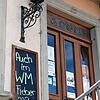 Foto: Stefan Limberger-AndrisDie einladende Frage &bdquo;Auch im WM-Fieber??&ldquo;, darf in Bonndorf mit Blick aufs Public Viewing ...