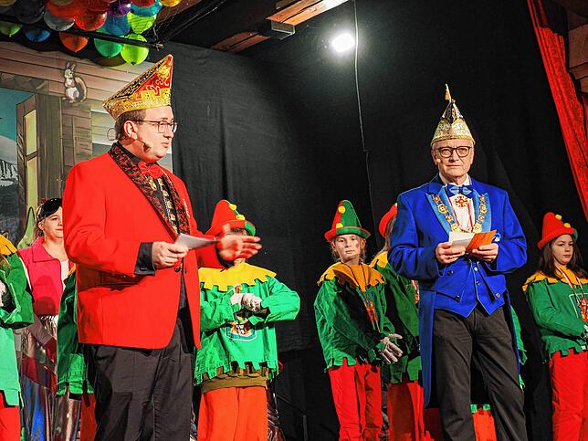 Willkommen zum Narrenspiel: Regisseur Mario Böhler von der Niederburg und Organisationschef Alexander Riedmann begrüßen die Gäste beim ...