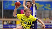 Der SV Allensbach (links Katja Allgaier) ist vor den Toren Münchens gefordert, der TuS Steißlingen (rechts Kim Schmitt) spielt in ...