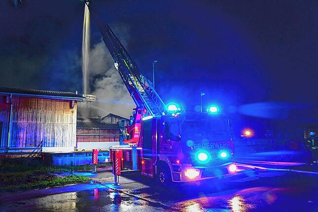 Bild 26: Brandnacht in Wolterdingen: Die Bilder vom Feuerwehreinsatz und dem Vormittag danach