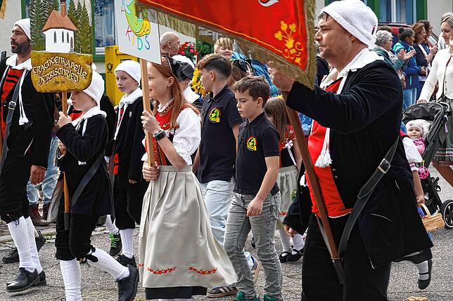 Bild 30: Erntedankfestumzug in Görwihl: Danke! Für die gute Ernte und für das schöne Wetter