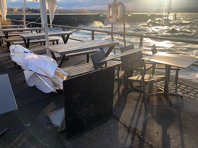 Wintersturm &bdquo;Sabine&ldquo; hat an der Promenade bereits für Unordnung gesorgt.