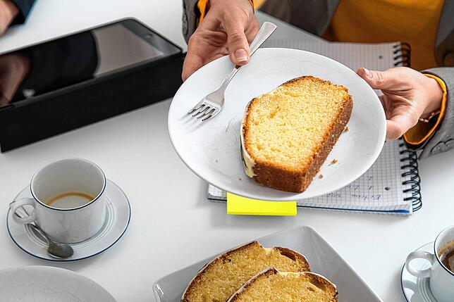 Ein Stück Kuchen, wenn einem danach ist – bei der intuitiven Ernährung ist das erlaubt.