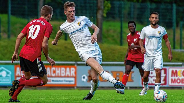 Eine feste Größe: Simon Hilpert (Mitte) gehört beim SV 08 Laufenburg zu den Stammspielern und ist auf der linken Seite mitverantwortlich ...