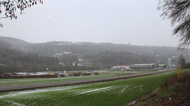 Die Erschließungsarbeiten im Gewerbegebiet Sulzfeld sind in vollen Gange.