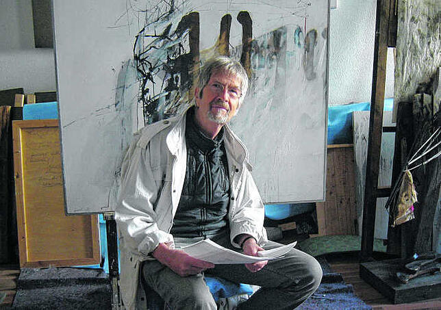 Der Singener Künstler Gero Hellmuth, der in der Hohentwielstadt das Projekt stemmt, in seinem Atelier.