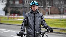 Sigi Suhr im Januar 2020 in Freiburg auf dem Fahrrad. Er fährt noch immer gern in die Schweiz.