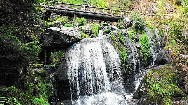 Ganzjährig eine Attraktion: die Triberger Wasserfälle sind und bleiben hoffentlich ein Besuchermagnet. Foto: Markus Reutter