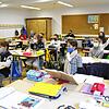 Wie hier am St. Ursula-Gymnasium in Villingen gilt auch in Schwenningen und in ganz Baden-Württemberg die Pflicht zur Bedeckung von Mund ...