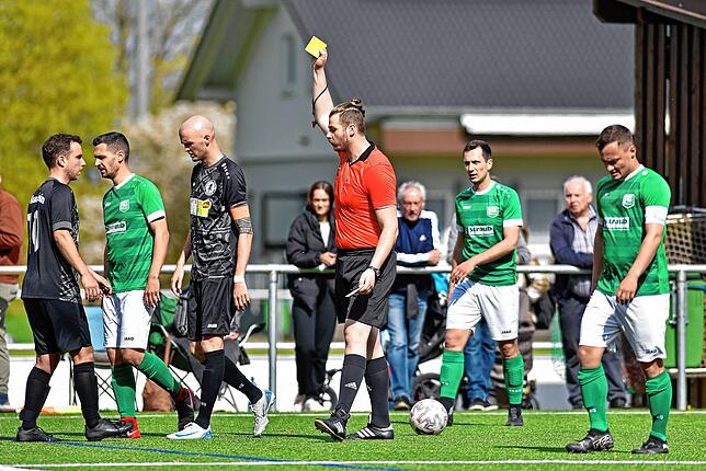Bild 7: Der FC Tannheim schlägt den FC Bräunlingen mit 3:1 – wir haben die Fotos!