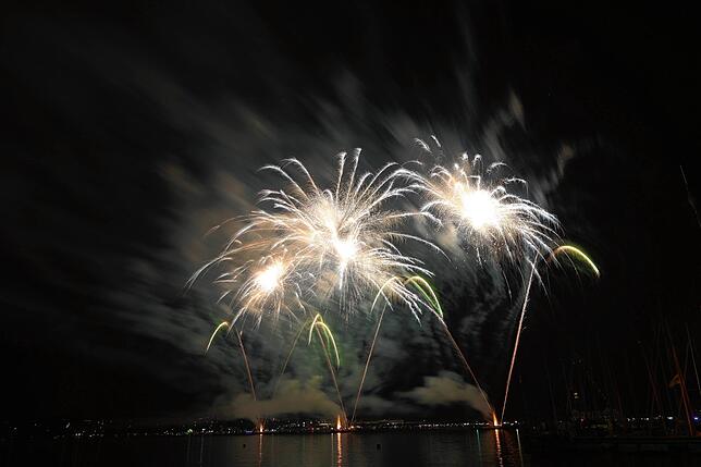 Bild 4: Es knallt beim Seenachtfest 2025! Das Feuerwerk über dem Bodensee lädt zum Staunen ein