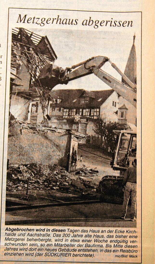 Dieses Foto vom Abriss veröffentlichte der SÜDKURIER 1996.
