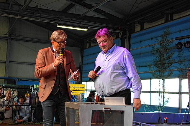 Reiner Kusch mit Moderator und Sänger Hansy Vogt bei einer der letzten Veranstaltungen beim Busunternehmen Vetter im Oktober 2019.