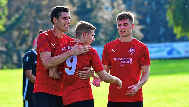 Bild 1: FC Hochrhein besiegt den FC Wallbach deutlich mit 4:0 &ndash; und wir haben die Bilder!