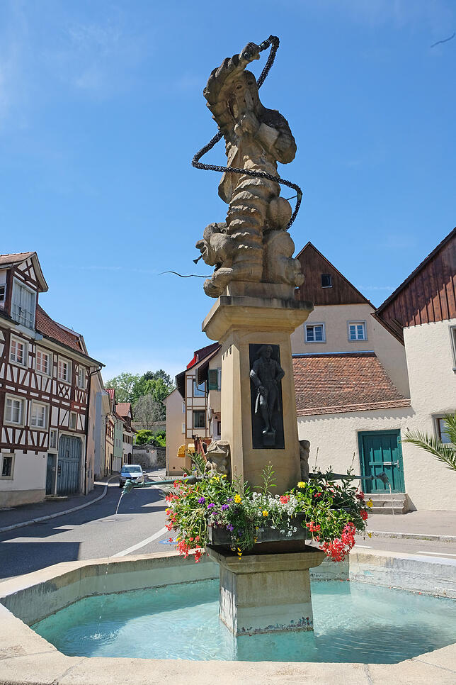 Der Hänselebrunnen aus dem Jahr 1934 würdigt seit Langem die Überlinger Fastnachtsfigur.