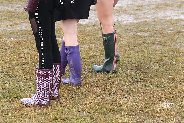 Bild 6: Das miese Wetter kann die Stimmung auf dem Southside nicht trüben: Hier sehen Sie die Bilder vom Festival-Samstag