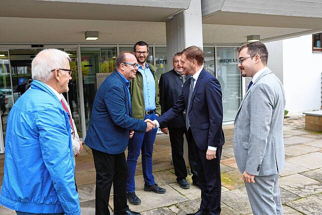 Bild 35: Gute Laune und volles Festzelt bei der Rede von Michael Kretschmer