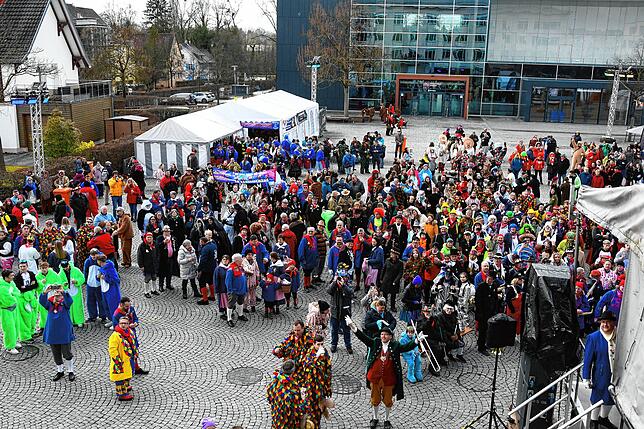 Bild 2: Singen feiert den Schmotzigen Dunschdig: Die besten Bilder vom Rathaussturm!