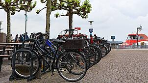 Fahrräder auf dem Buchhornplatz: Im Zuge des Stadtradelns sind die Häfler wieder aufgerufen, Alltagswege mit dem Rad zurückzulegen und ...
