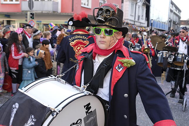 Bild 6: Bilder vom großen Fasnet Samschdig-Umzug der Poppele-Zunft (1)
