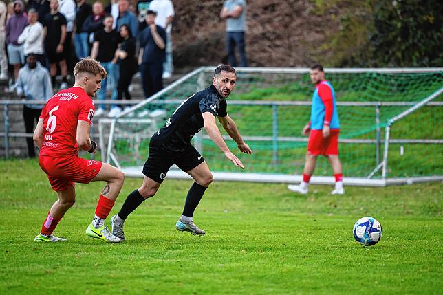 Bild 5: Bennet Ukaj lässt die Südsterne im Derby jubeln! Hier gibt es unsere große Bildergalerie!