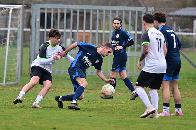 Bild 9: FC Hauingen besiegt den VfB Waldshut mit 3:0 – und wir haben Fotos!