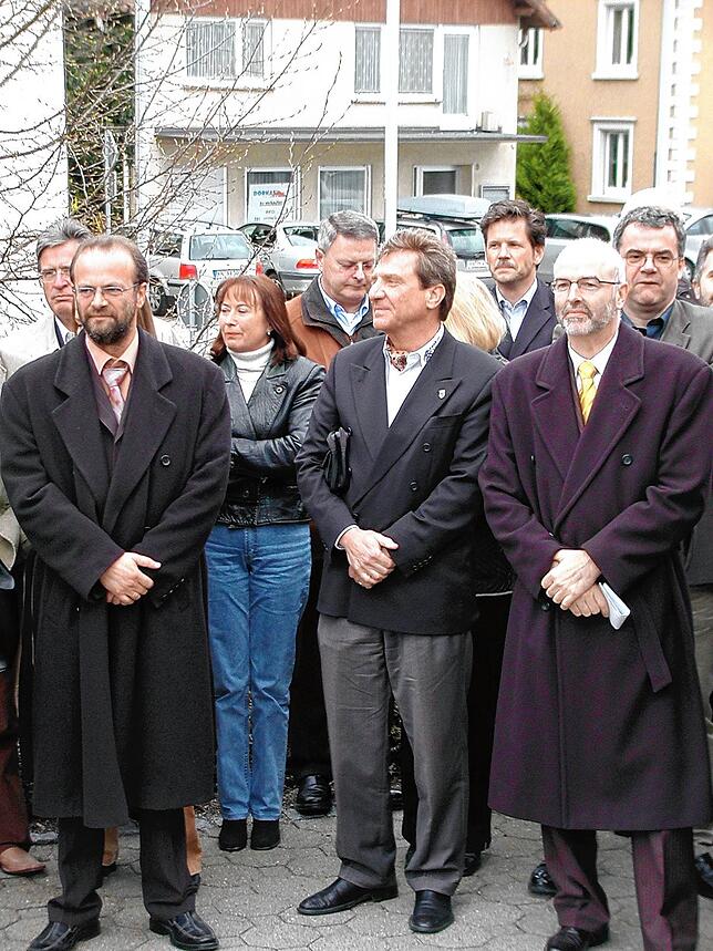 2005: Bernhard Volk (li.), Landrat Frank Hämmerle und Rainer Stolz. Bild: SK-Archiv