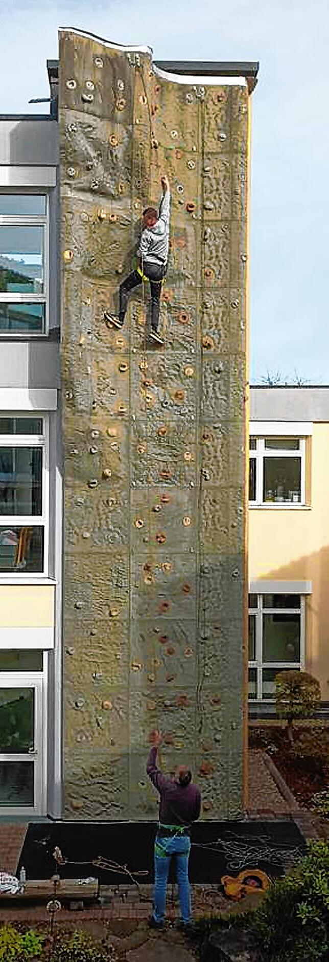 An der Kletterwand der Nachsorgeklinik Tannheim hat es Marc Sieber während seiner Reha ganz nach oben geschafft.