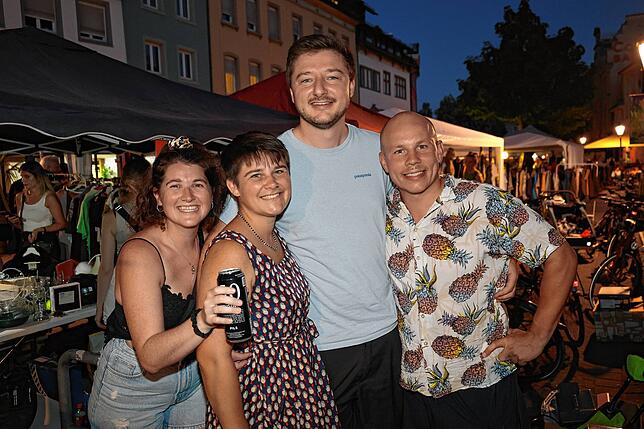 Bild 30: Die Massen strömen zum großen Flohmarkt. Hier gibt‘s die Fotos aus Konstanz