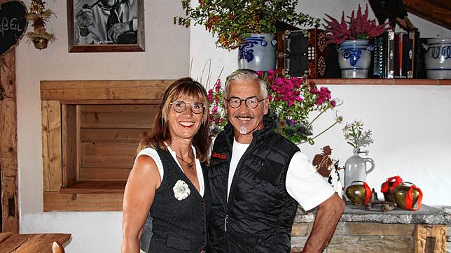 Barbara und Andreas Gruber betrieben ihre Härdtle-Alm schon seit 14 Jahren, mit genau so vielen Mitarbeitern. Doch diese Saison ist die ...