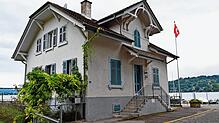 Toplage: Das ehemalige Zollhaus in Mammern hat Seesicht.