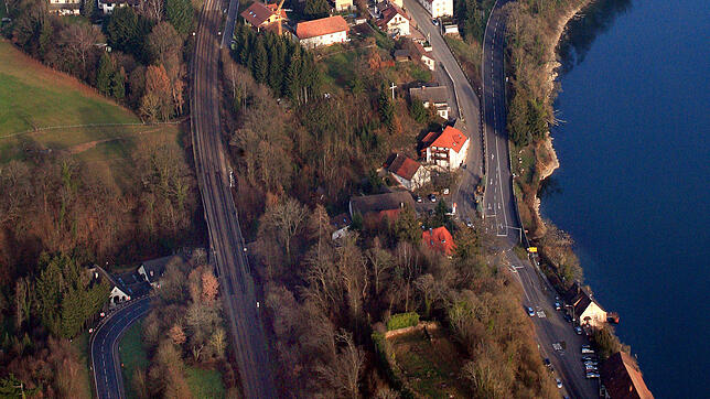 Die Entschärfung der Abfahrt Hauenstein stellt für die Straßenplaner so etwas wie einen gordischen Knoten dar. Sie verläuft auf unserem ...